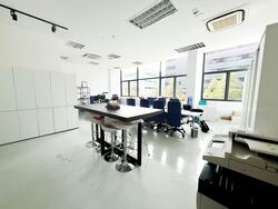 UB. One (D14), Factory #462318071